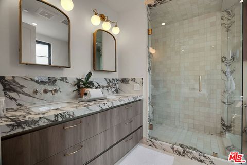 Tiny photo for 652 Huntley Drive #102, West Hollywood, CA 90069 (MLS # 26833117)
