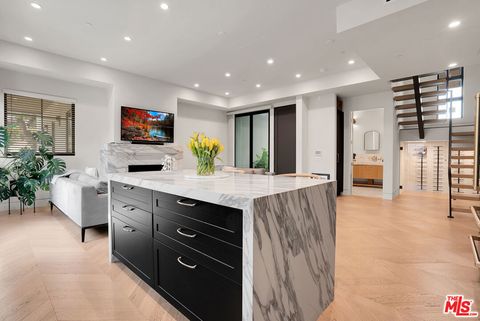 Tiny photo for 652 Huntley Drive #102, West Hollywood, CA 90069 (MLS # 26833117)