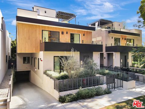 Tiny photo for 652 Huntley Drive #102, West Hollywood, CA 90069 (MLS # 26833117)