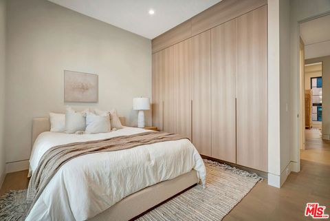 Tiny photo for 652 Huntley Drive #102, West Hollywood, CA 90069 (MLS # 26833117)