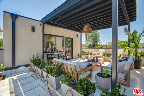 Tiny photo for 652 Huntley Drive #102, West Hollywood, CA 90069 (MLS # 26833117)