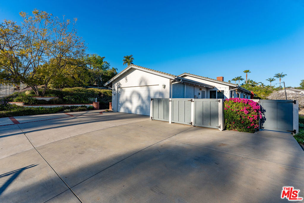 2212 Stacy Lane