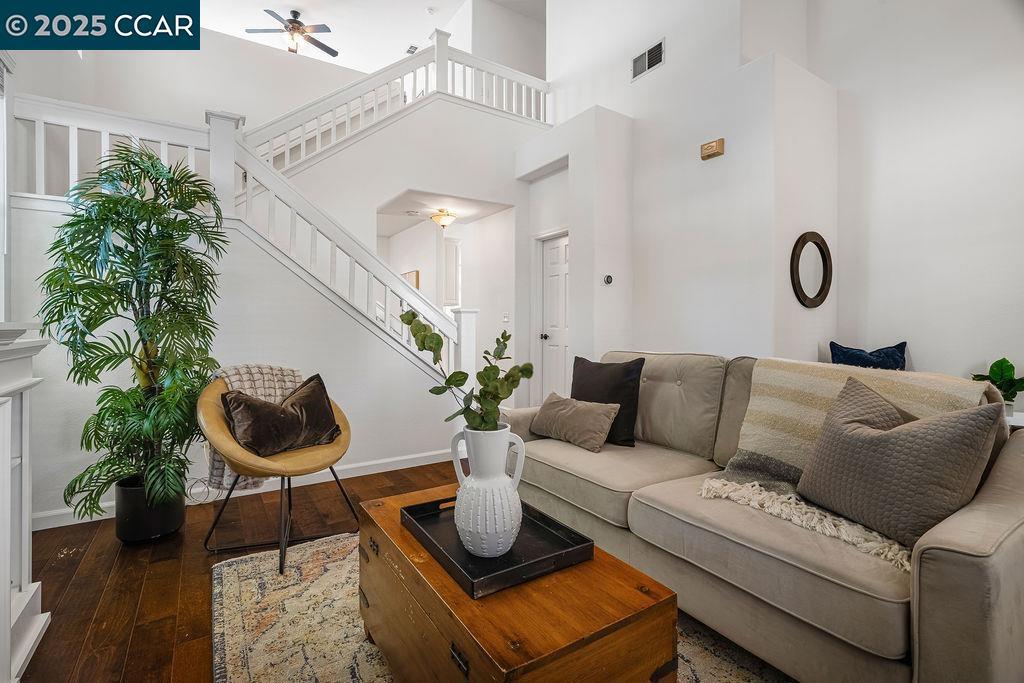 1 Lupine Ln