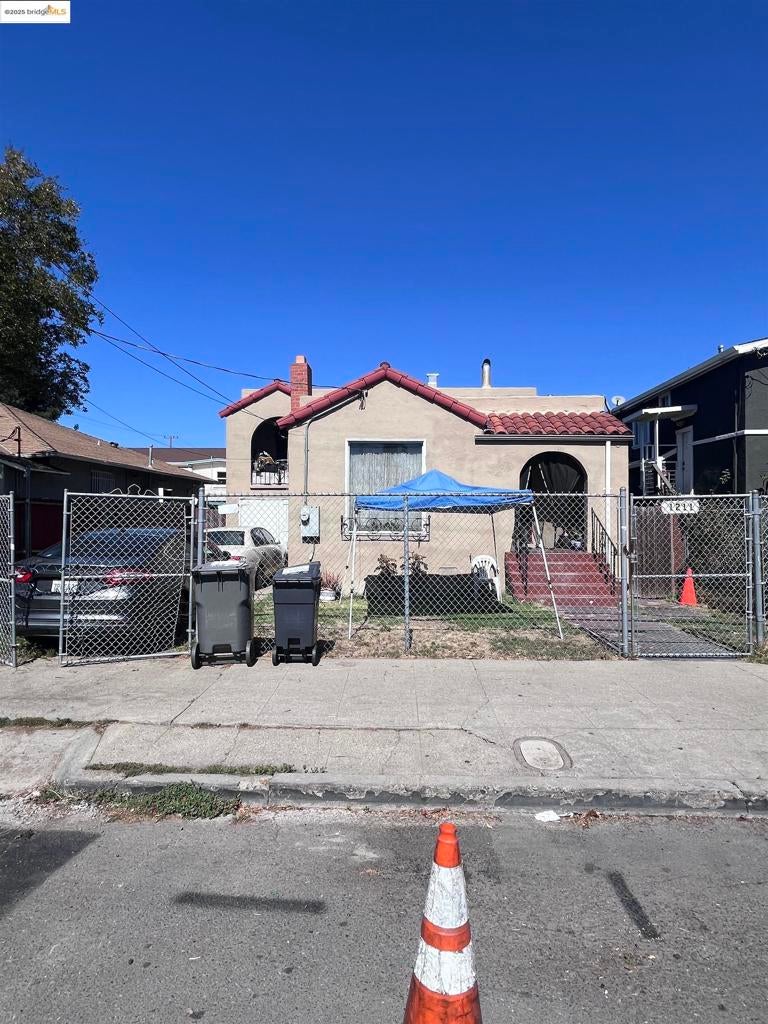 1211 96Th Ave Ave, Oakland CA 94603