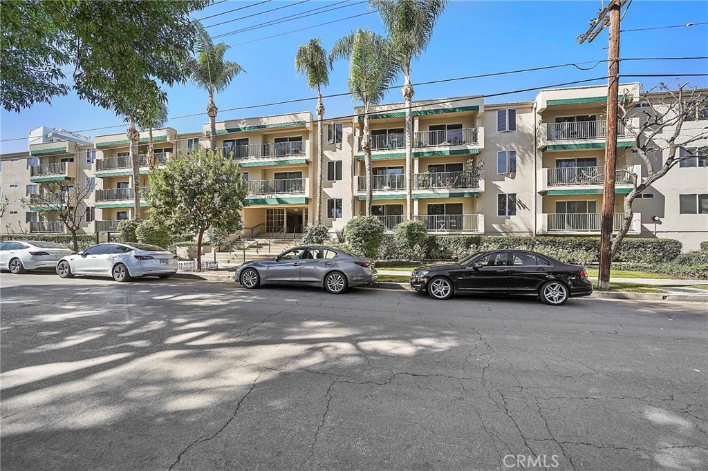 4501 Cedros Avenue 218