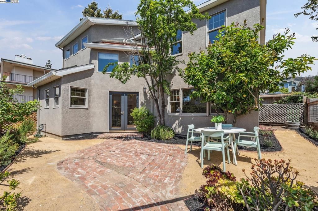 listing image 130724299400792414103