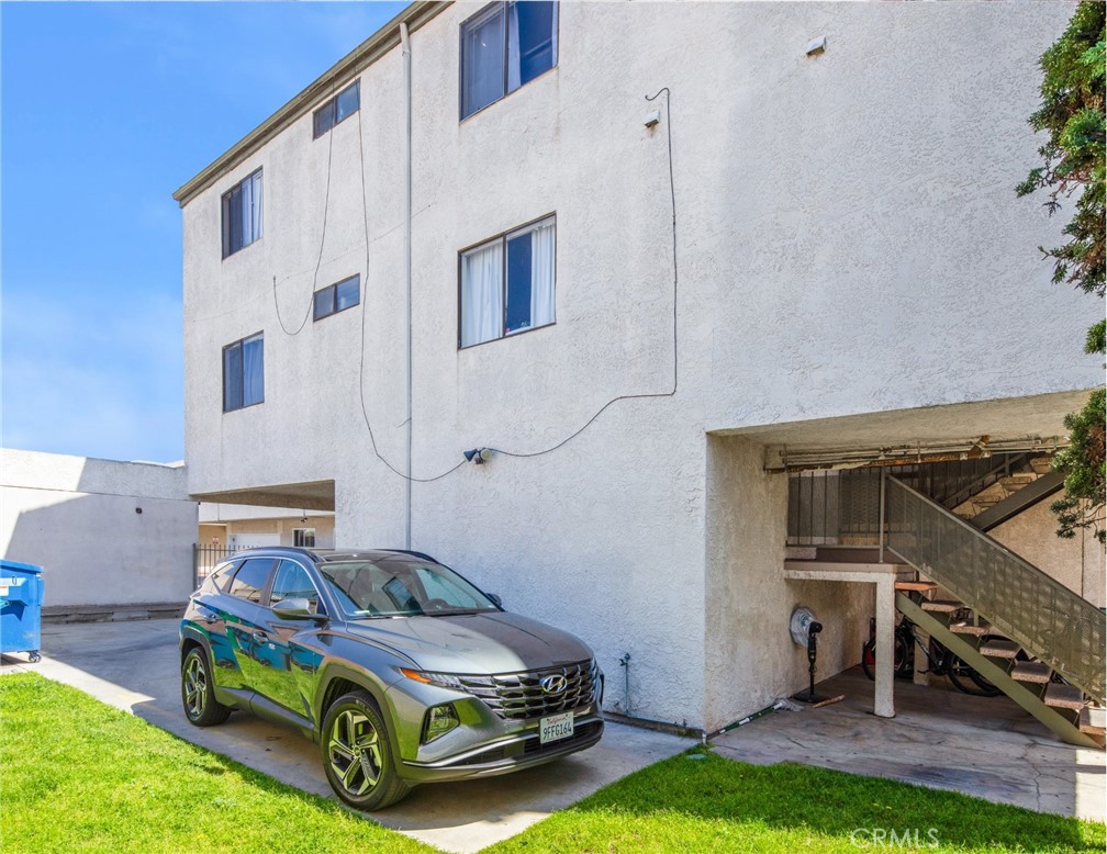 11943 Grevillea Avenue