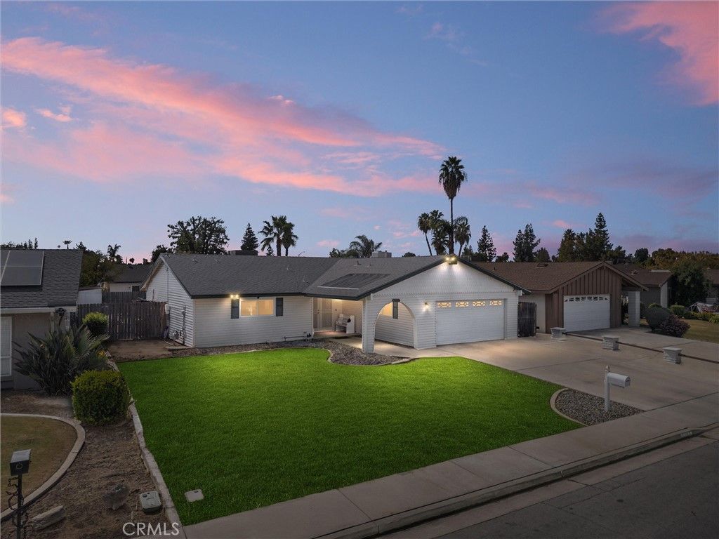 Photo of 5005 Surrey Lane, Bakersfield, CA 93309 (MLS # PI25246117)