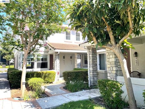 Photo of 4613 Sandyford Ct Ct, Dublin, CA 94568 (MLS # 41129567)