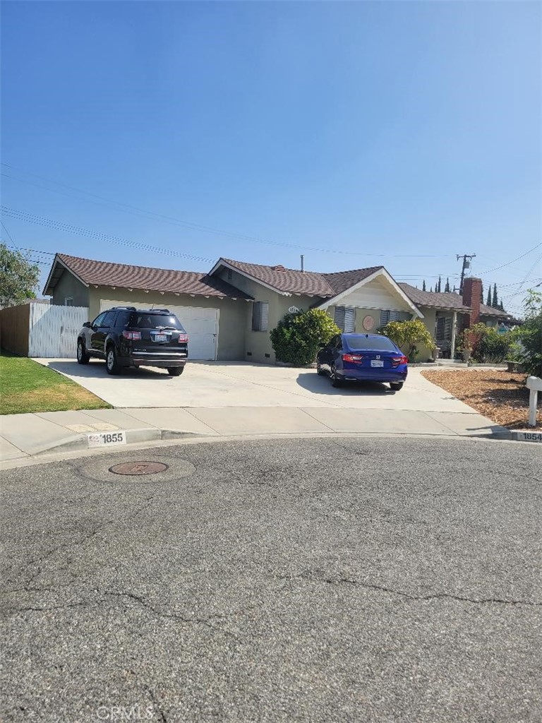 GREAT HOUSE WITH A LOT OF POTENTIAL 3 BEDROOM/2BATH 1,587 SQ. CUL DE SAC LARGE LOT OVER 9,000 SQ. FEET BORDER WITH WEST COVINA NEAR STORES, MALL AND FREEWAYS ACESS FIRST TIME ON ALONG TIME A MUST SEE SELLERS ARE MOTIVATED