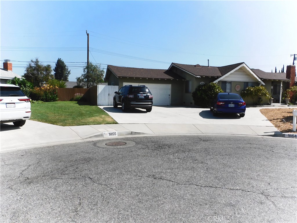 GREAT HOUSE WITH A LOT OF POTENTIAL 3 BEDROOM/2BATH 1,587 SQ. CUL DE SAC LARGE LOT OVER 9,000 SQ. FEET BORDER WITH WEST COVINA NEAR STORES, MALL AND FREEWAYS ACESS FIRST TIME ON ALONG TIME A MUST SEE SELLERS ARE MOTIVATED