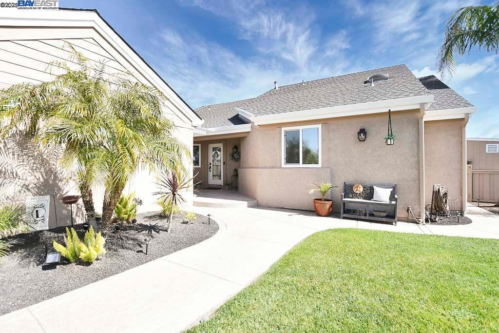 DELTA WATERFRONT ACCESS - Residential