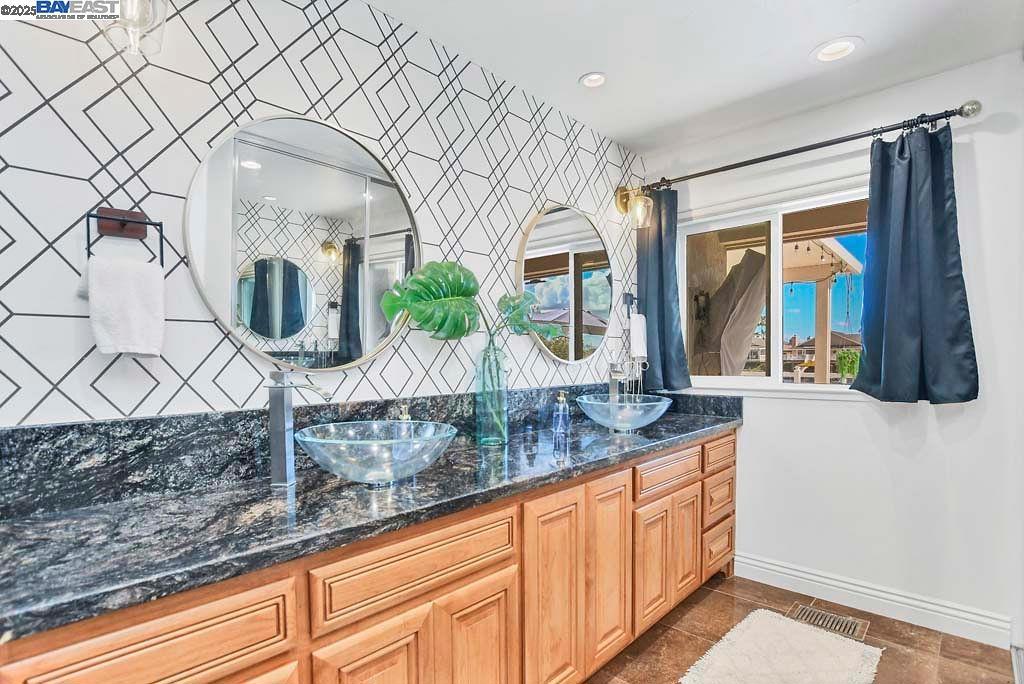 DELTA WATERFRONT ACCESS - Residential