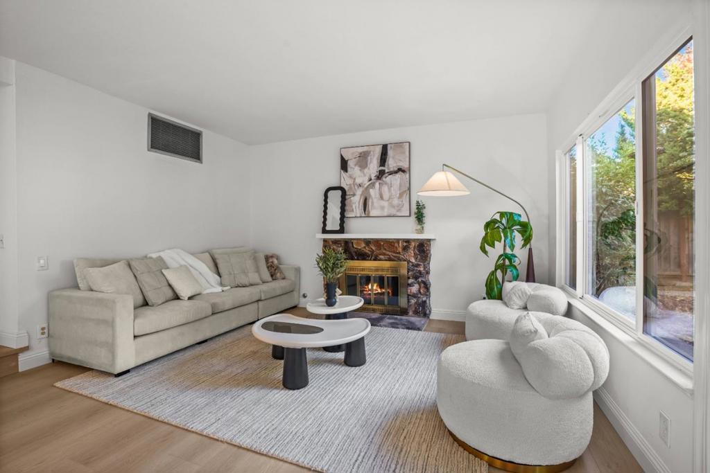 Properties 3 887 Kozera Drive