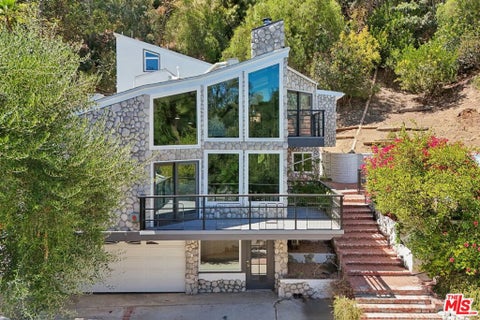 Photo of 4631 Ensenada Drive, Los Angeles, CA 91364 (MLS # 26875529)