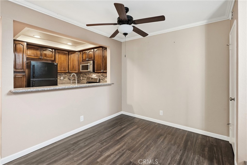 12105 Foster Road 2
