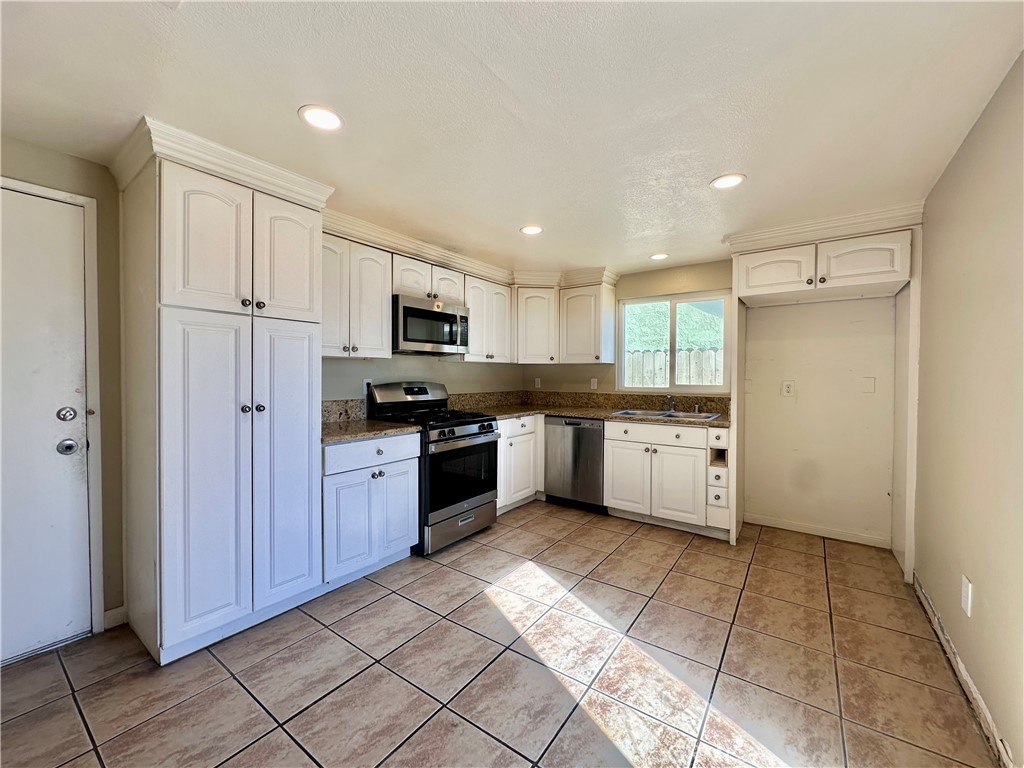 14207 Woodland Drive