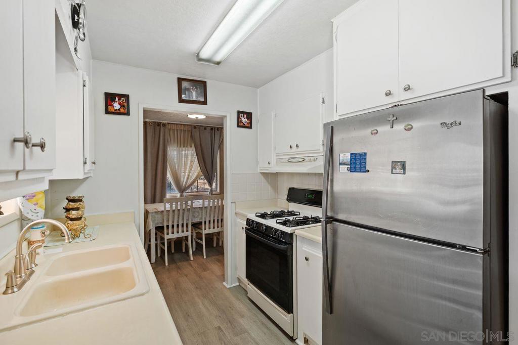 521 ORANGE AVE W 24