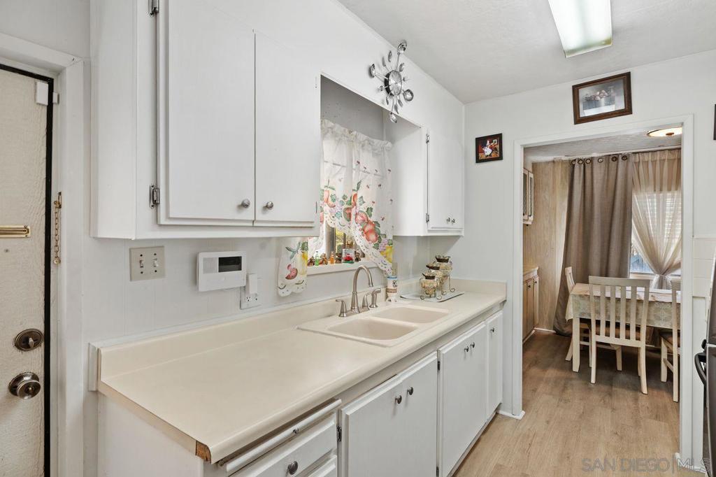 521 ORANGE AVE W 24