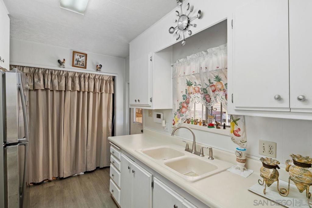 521 ORANGE AVE W 24