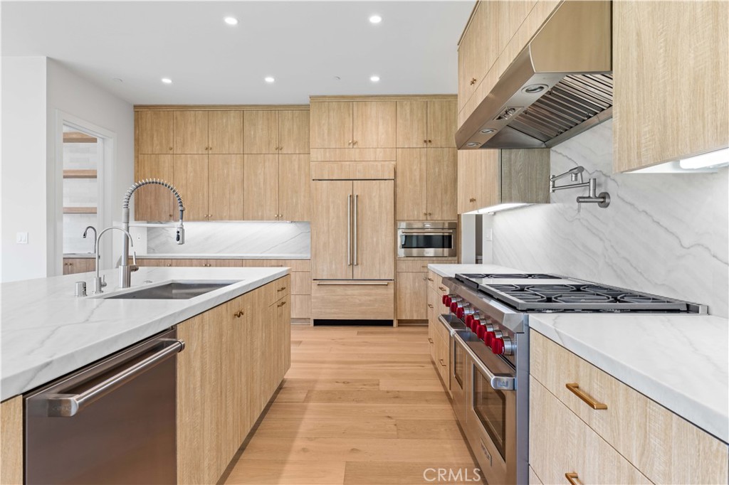 Revallo - Residential Lease