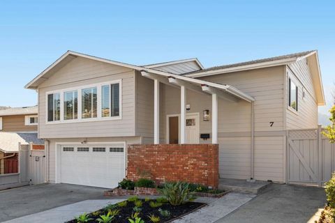 Photo of 7 Yellowstone Way, Pacifica, CA 94044 (MLS # ML82034805)