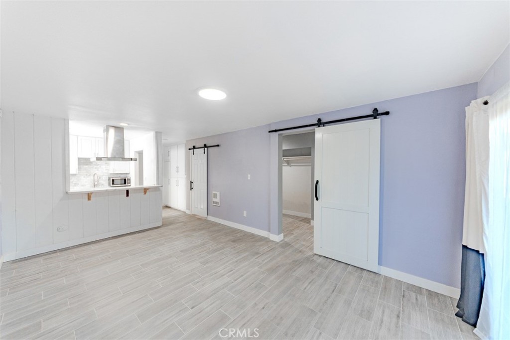 1030 W Macarthur 23