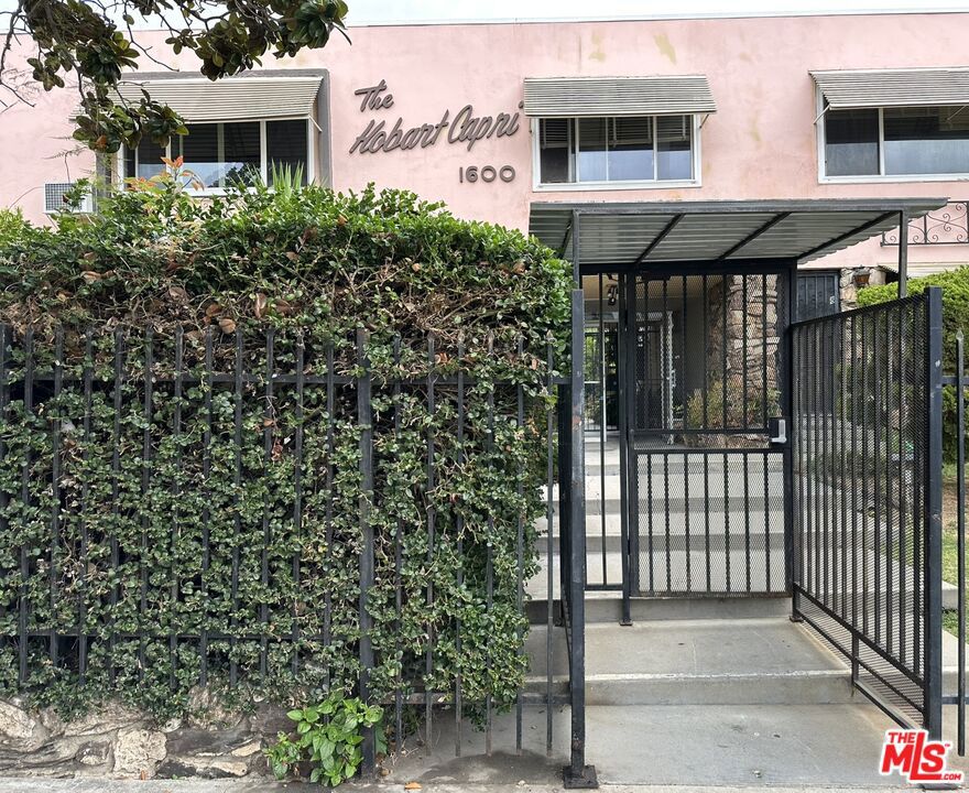 1600 N Hobart Boulevard