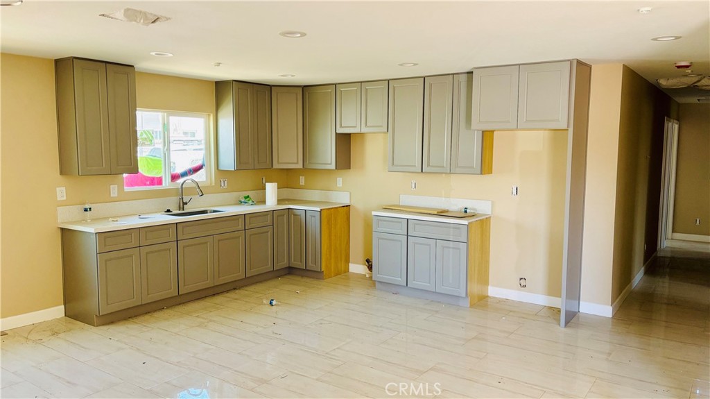 1464 N W 6th St Drive