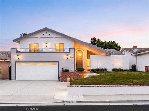 20761 Mission Ln Huntington Beach CA 92646