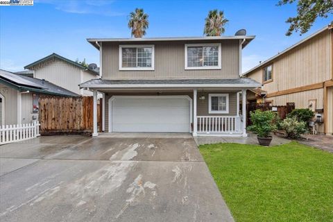 Photo of 60 W South St St, Tracy, CA 95376 (MLS # 41114785)