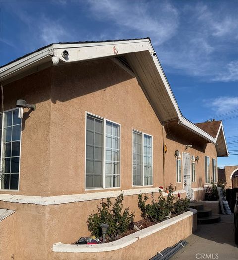 Photo of 17312 Miller Avenue, Fontana, CA 92336 (MLS # DW26071497)