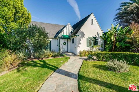 Photo of 200 S Wetherly Drive, Beverly Hills, CA 90211 (MLS # 26657825)