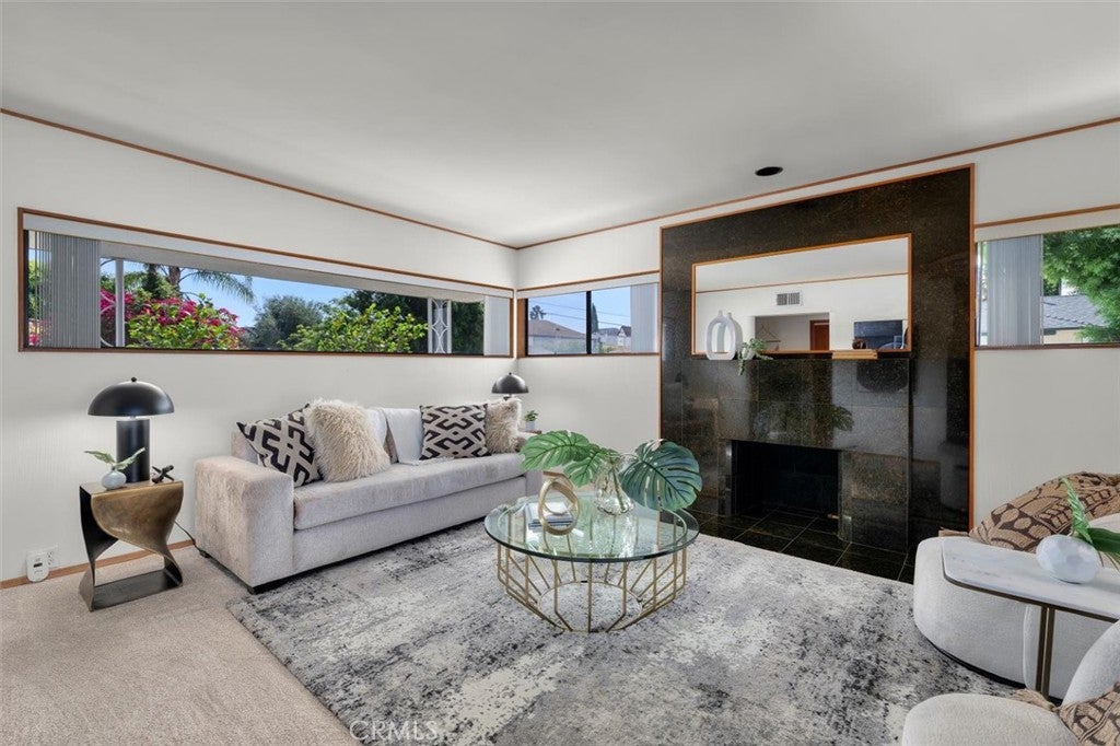 1427 S Doheny Drive