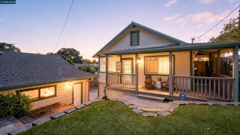 Photo of 30 Bishop RD, Crockett, CA 94525 (MLS # 41144186)