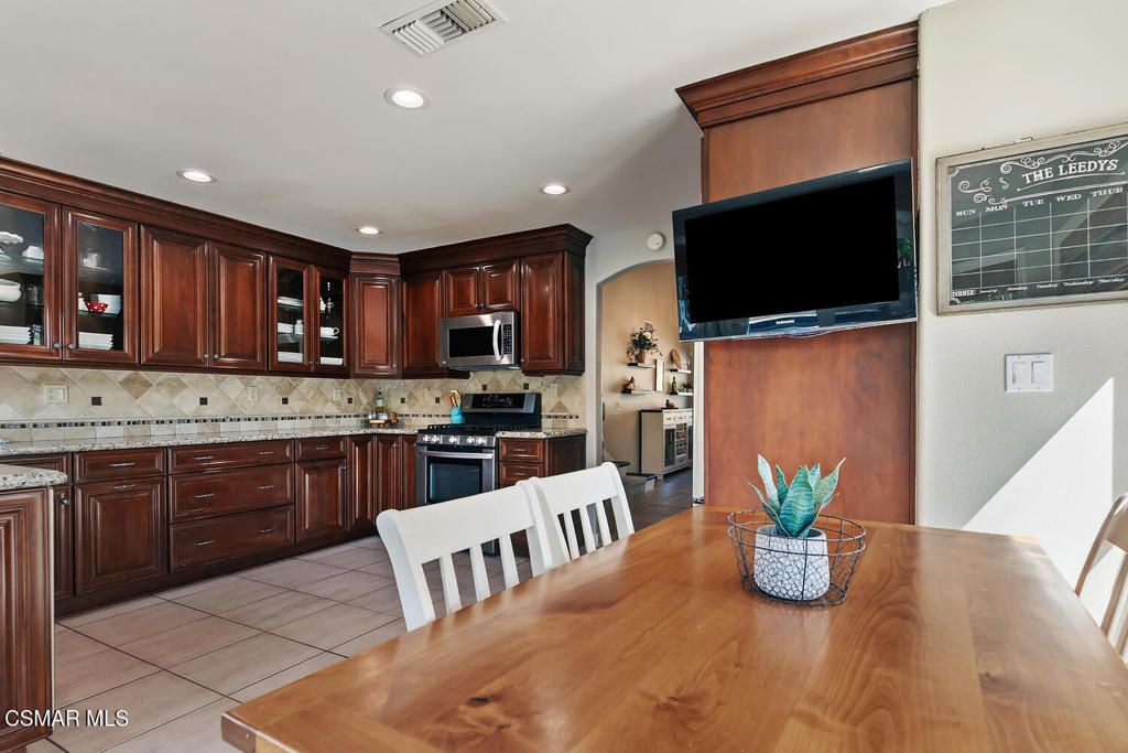 Photo of 5625 Maricopa Drive, Simi Valley, CA 93063 (MLS # 226001610)