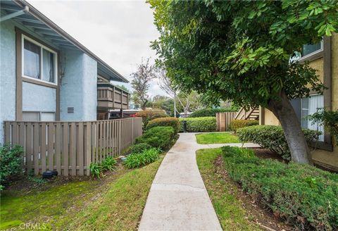 Photo of 20426 Vermont Ave #76, Torrance, CA 90502 (MLS # SB25278808)