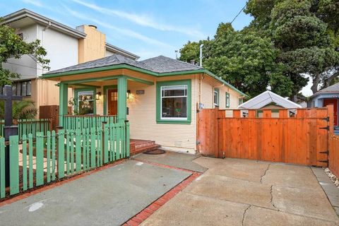 Photo of 3042 3042 60Th Ave Ave, Oakland, CA 94605 (MLS # 41123850)
