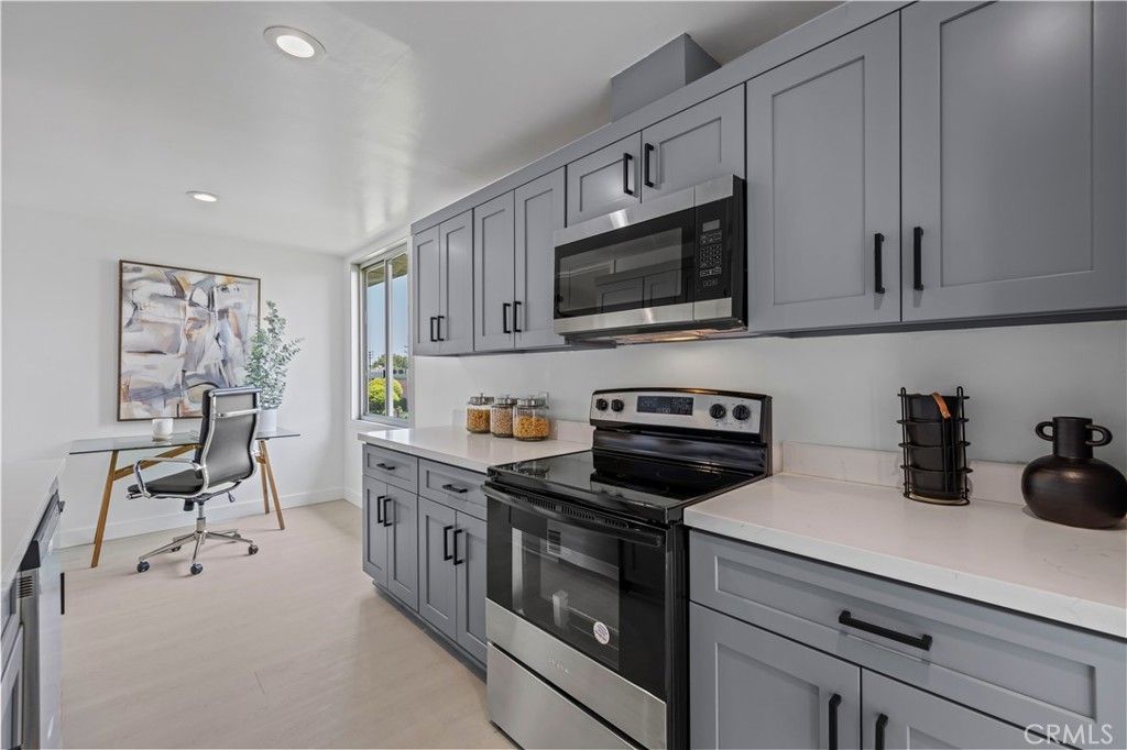 Photo of 5301 Balboa Boulevard #M4, Encino, CA 91316 (MLS # SR25243298)