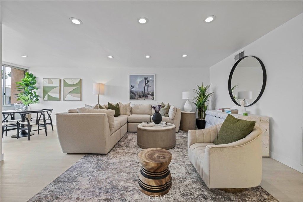 Photo of 5301 Balboa Boulevard #M4, Encino, CA 91316 (MLS # SR25243298)