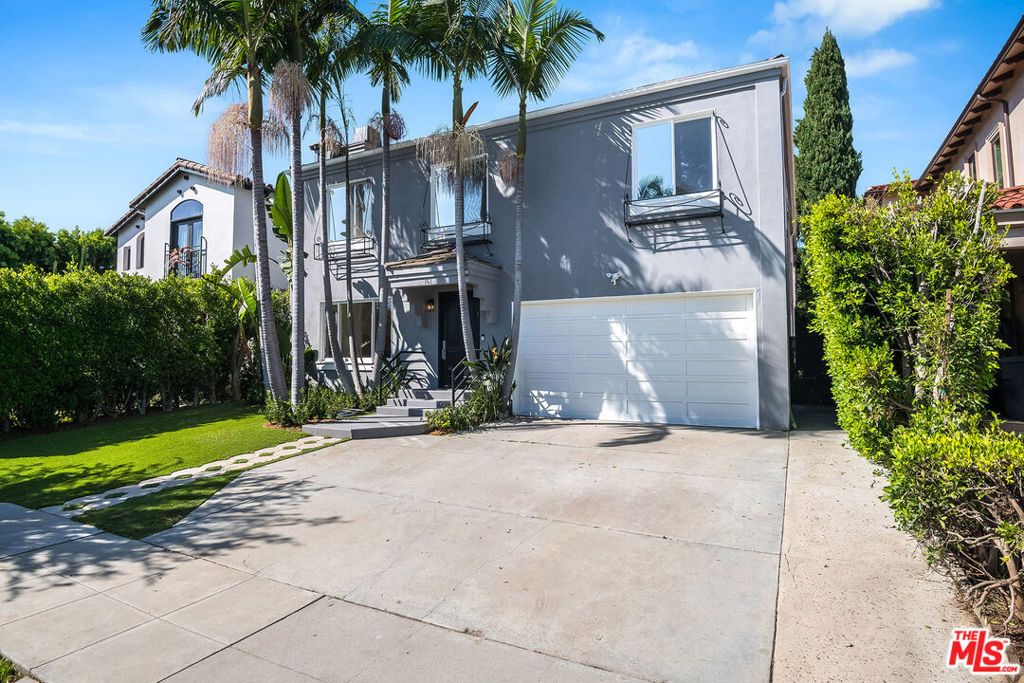 Photo of 161 N Hamel Drive, Beverly Hills, CA 90211 (MLS # 26723563)
