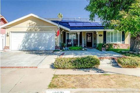 Photo of 19631 Fairweather St, Canyon Country, CA 91351 (MLS # MB25236813)