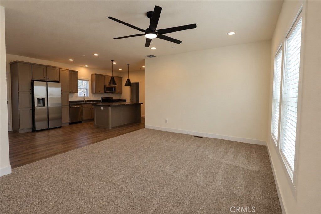 6468 Moss Lane