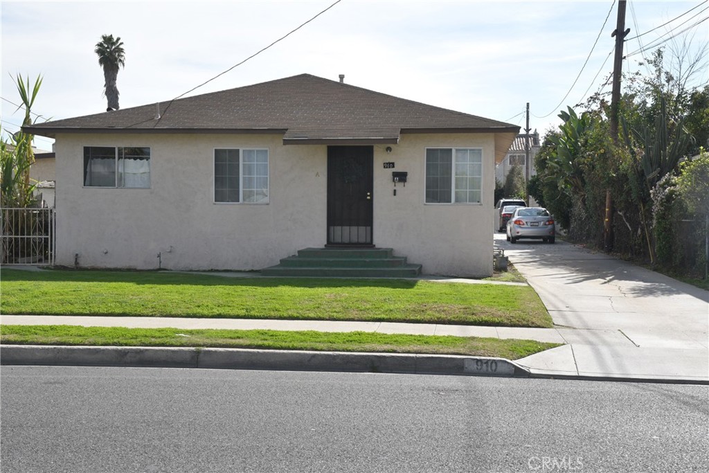 Newly updated unit for rent. Single level, garden style unit, spacious front lawn. Unit F is remodeled and has 2 bedrooms, kitchen, dining area, living room and 1 bathroom. approx. 950 sq ft living area. Free standing A/C unit. includes 2 assigned parking spaces. Very clean, remodeled and move in condition. Mature and quiet neighborhood, close to everything, restaurants, shopping and markets.