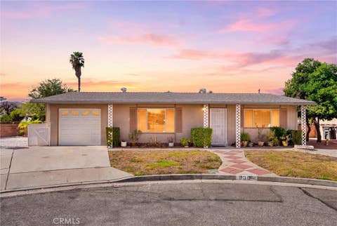 Photo of 830 Costo LN, Hemet, CA 92543 (MLS # CV26166901)