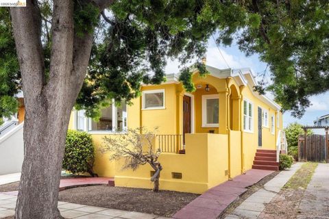 Photo of 546 North Street ST, Oakland, CA 94609 (MLS # 41133986)