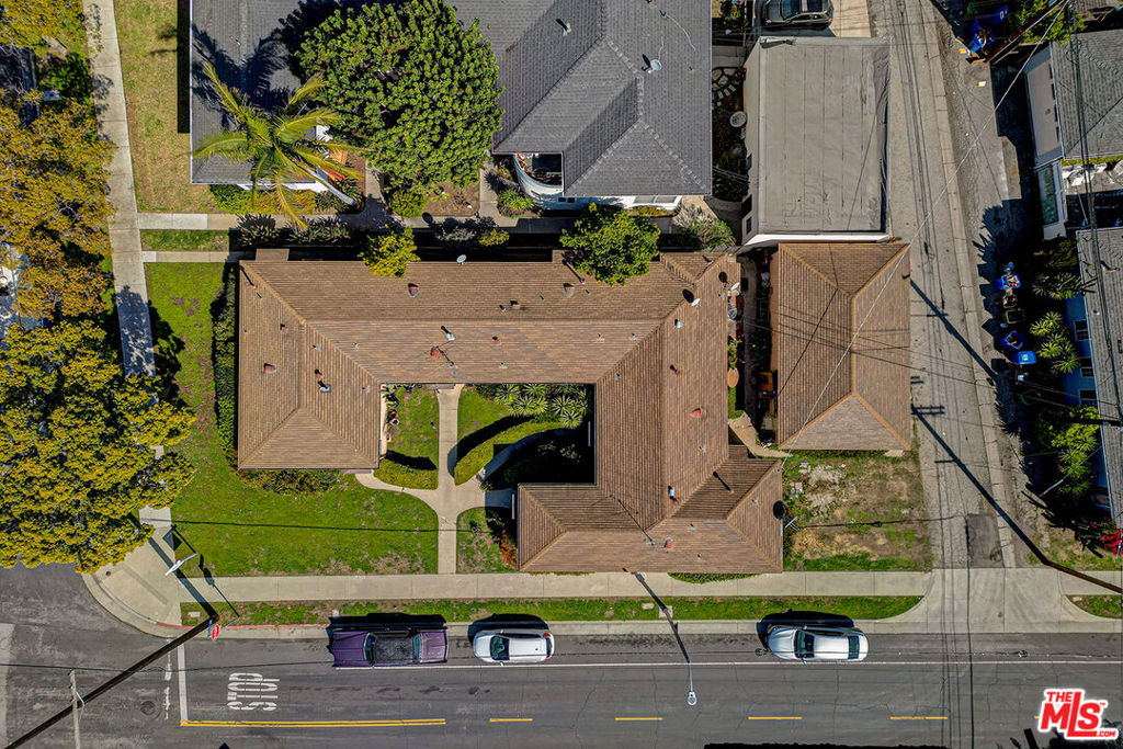 8767 Airdrome Street