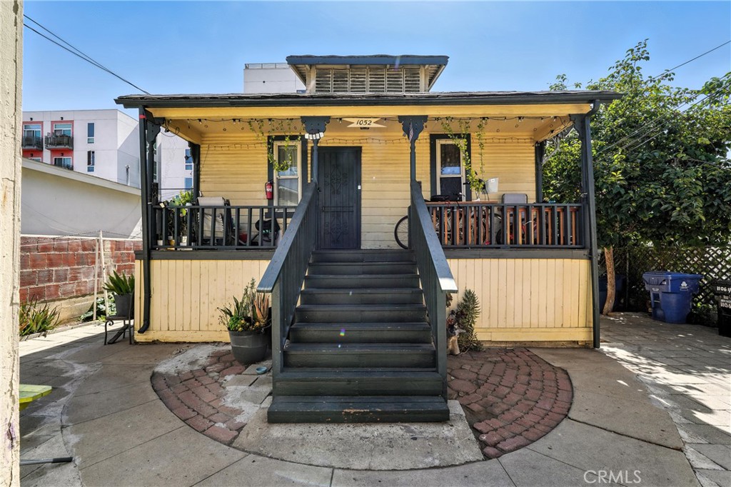 1050 S Berendo Street