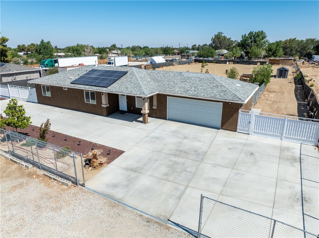 10719 E Avenue R4