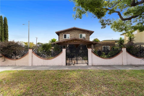 Photo of 603 S Orange Ave, Santa Ana, CA 92701 (MLS # PW26223233)